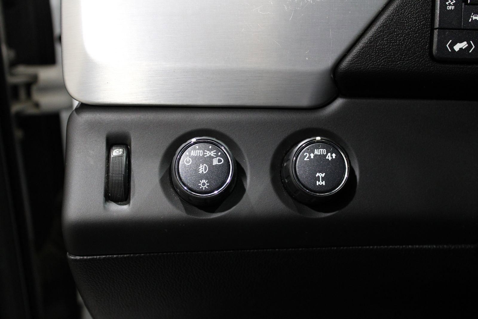 Used 2019 GMC Yukon SLT image 24