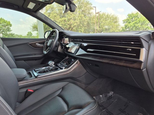 Used 2020 Audi Q8 Premium Plus w/ Premium Plus Package AWD/4WD image 24