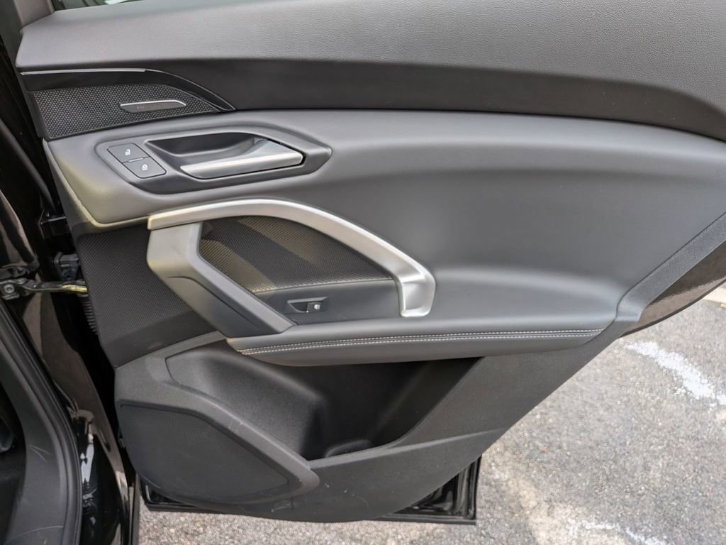 Used 2025 Audi Q5 Premium Plus w/ Premium Plus image 33