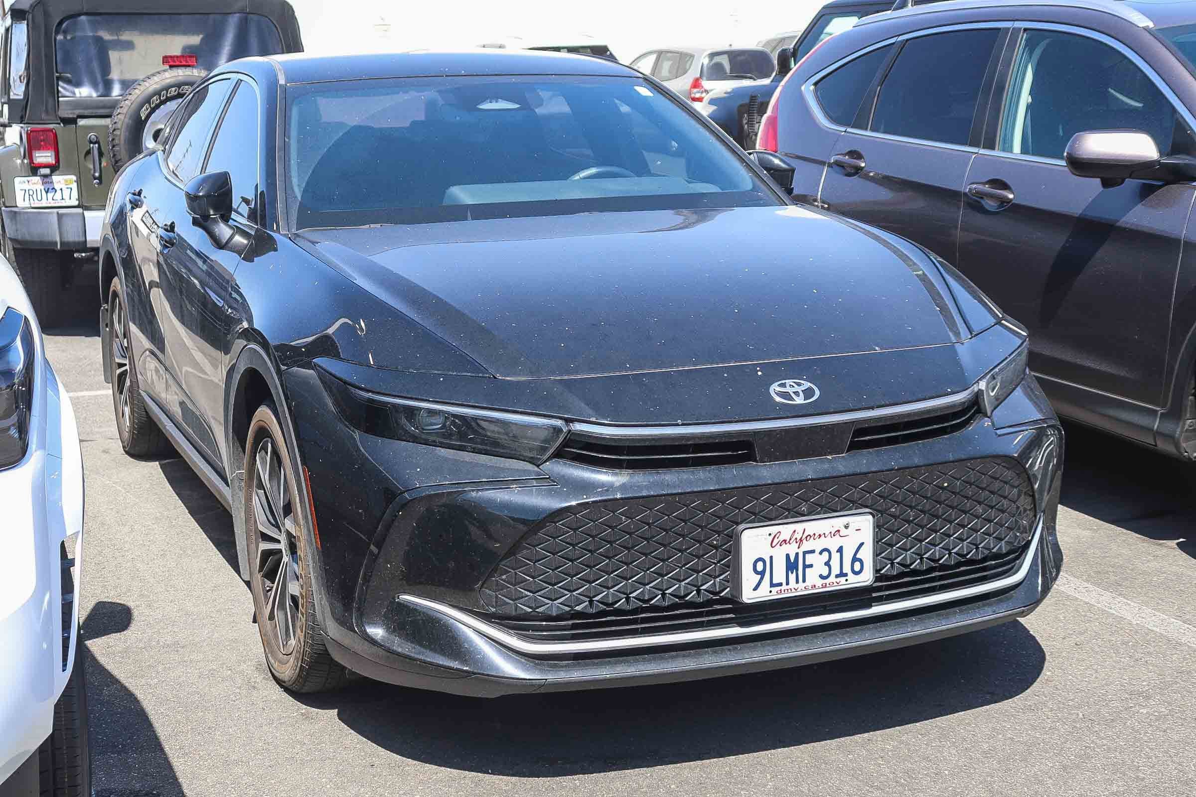 Used 2024 Toyota Crown XLE w/ Carpet Mat Package (TMS) AWD/4WD image 3