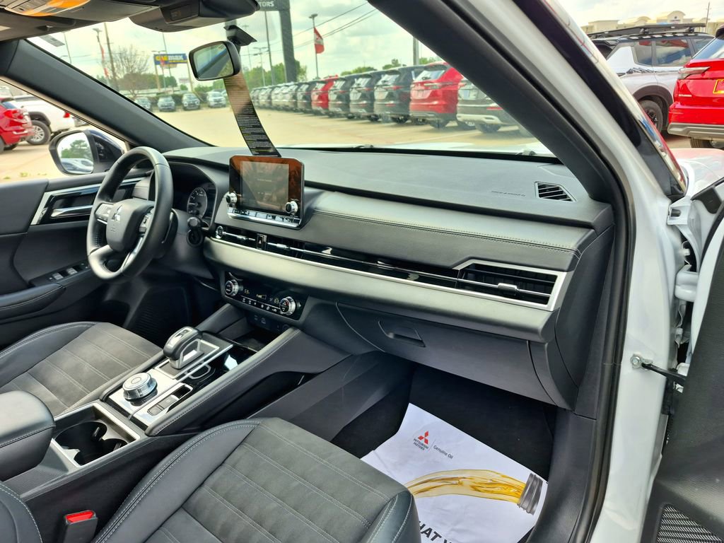 Used 2022 Mitsubishi Outlander SE image 22