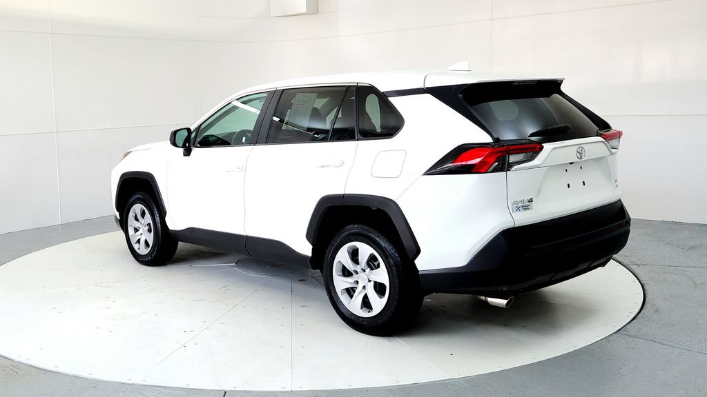 Certified 2024 Toyota RAV4 LE AWD/4WD image 4
