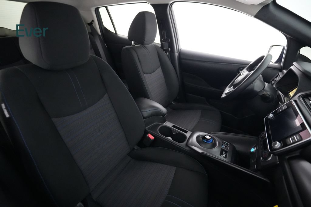 Used 2025 Nissan Leaf S FWD image 23