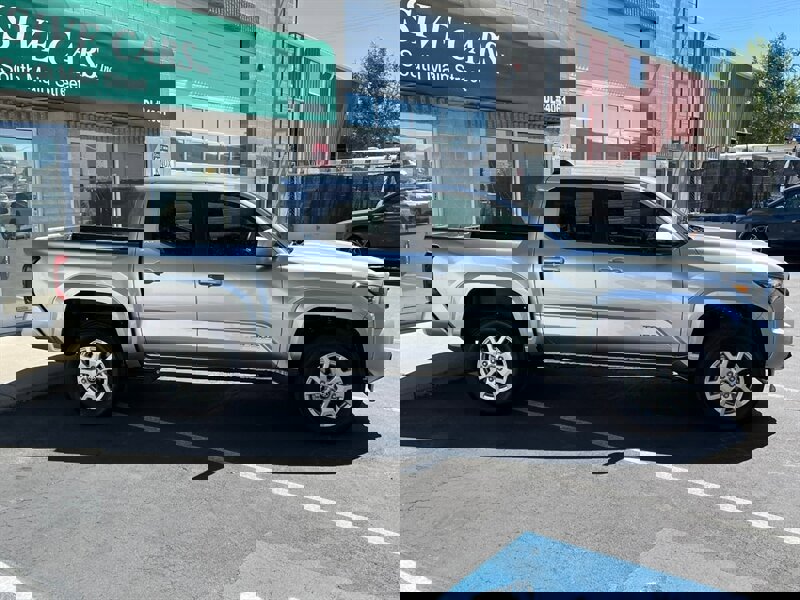 Used 2025 Toyota Tacoma SR5 image 10
