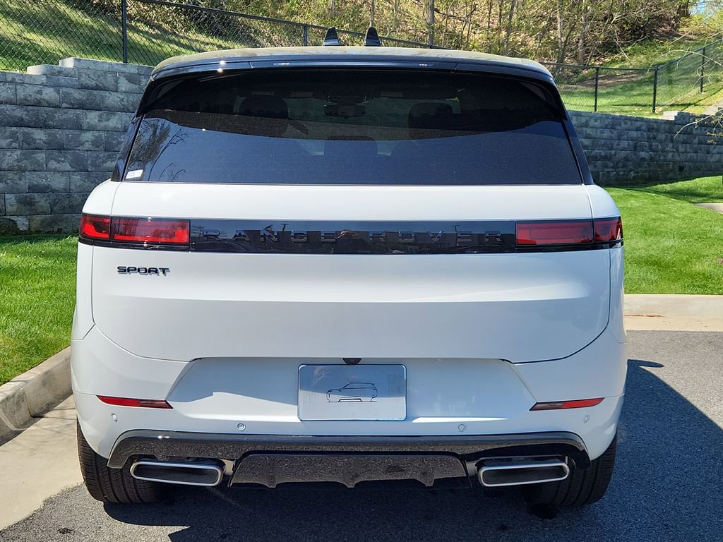 New 2026 Land Rover Range Rover Sport Dynamic SE AWD/4WD image 7