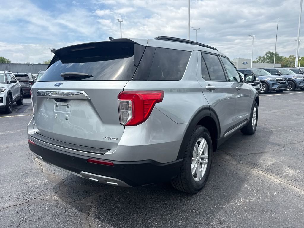Used 2023 Ford Explorer XLT w/ Equipment Group 202A AWD/4WD image 7