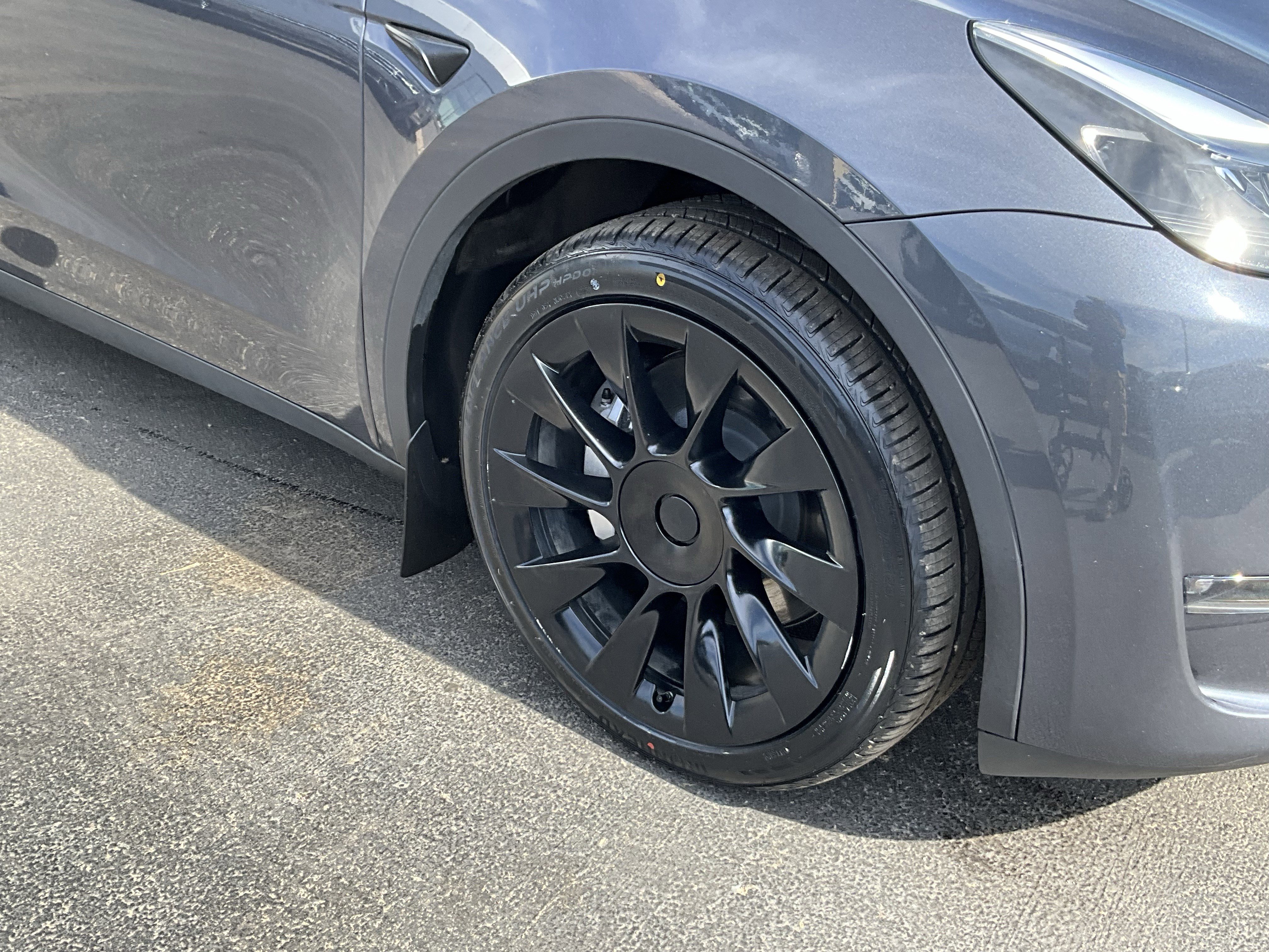 Used 2023 Tesla Model Y Long Range image 7