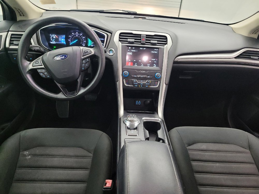 Used 2019 Ford Fusion SE FWD image 22