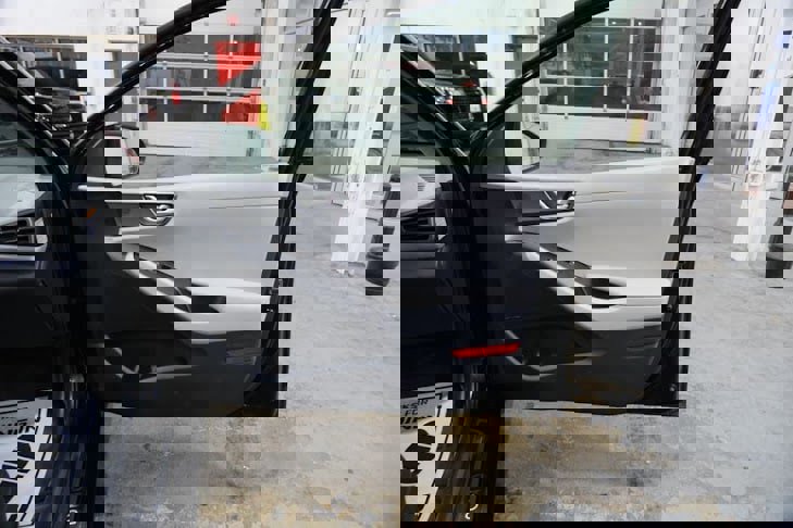 Used 2020 Hyundai Ioniq Limited image 33