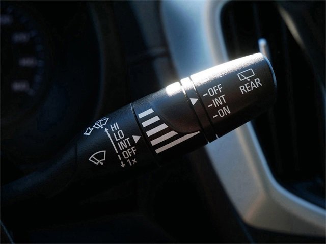 Used 2023 GMC Terrain SLE w/ Driver Convenience Package image 25