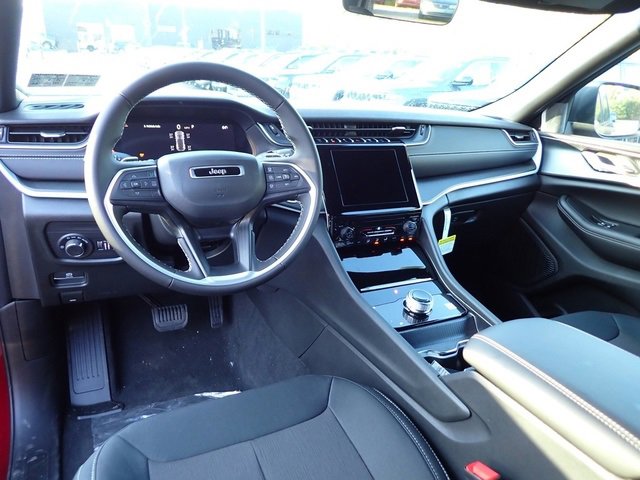 New 2025 Jeep Grand Cherokee Laredo X image 13