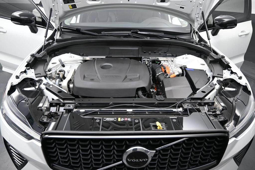Used 2023 Volvo XC60 T8 Plus AWD/4WD image 9