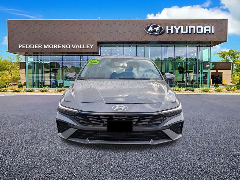Certified 2025 Hyundai Elantra Limited image 8