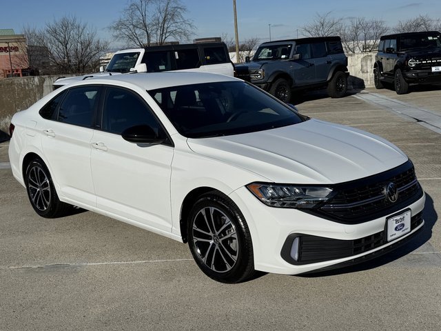 Used 2024 Volkswagen Jetta Sport image 6