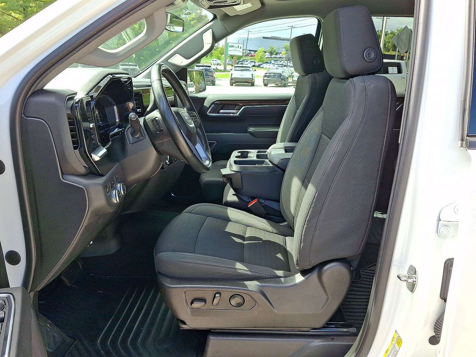 Used 2024 GMC Sierra 1500 Elevation AWD/4WD image 11