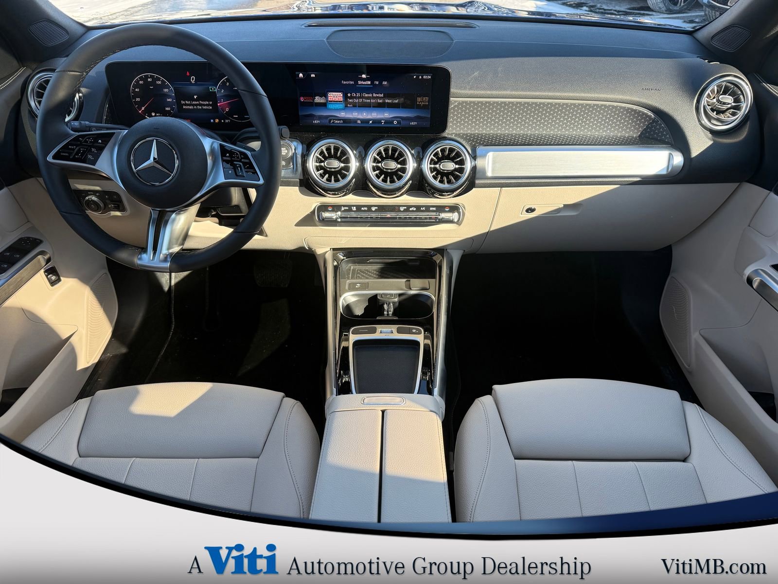 Used 2026 Mercedes-Benz GLB 250 4MATIC image 2