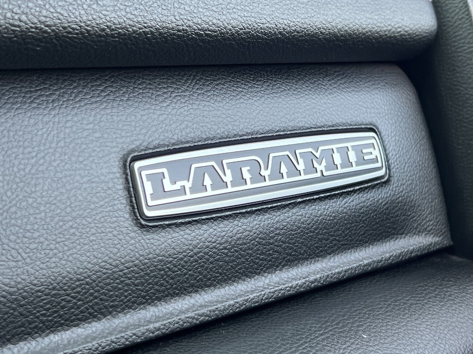 Used 2024 RAM 1500 Laramie AWD/4WD image 37