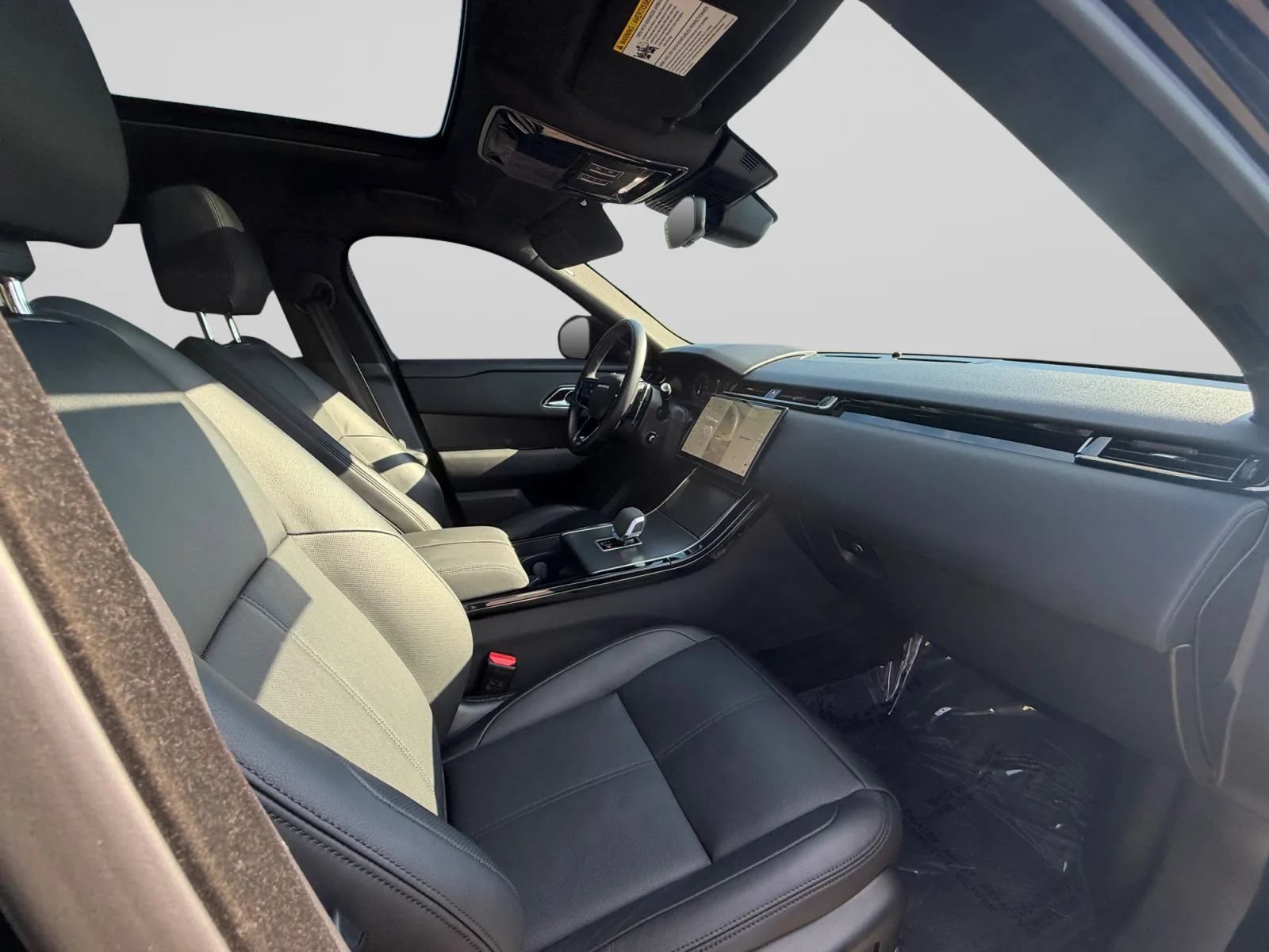 Used 2024 Land Rover Range Rover Velar Dynamic SE AWD/4WD image 33