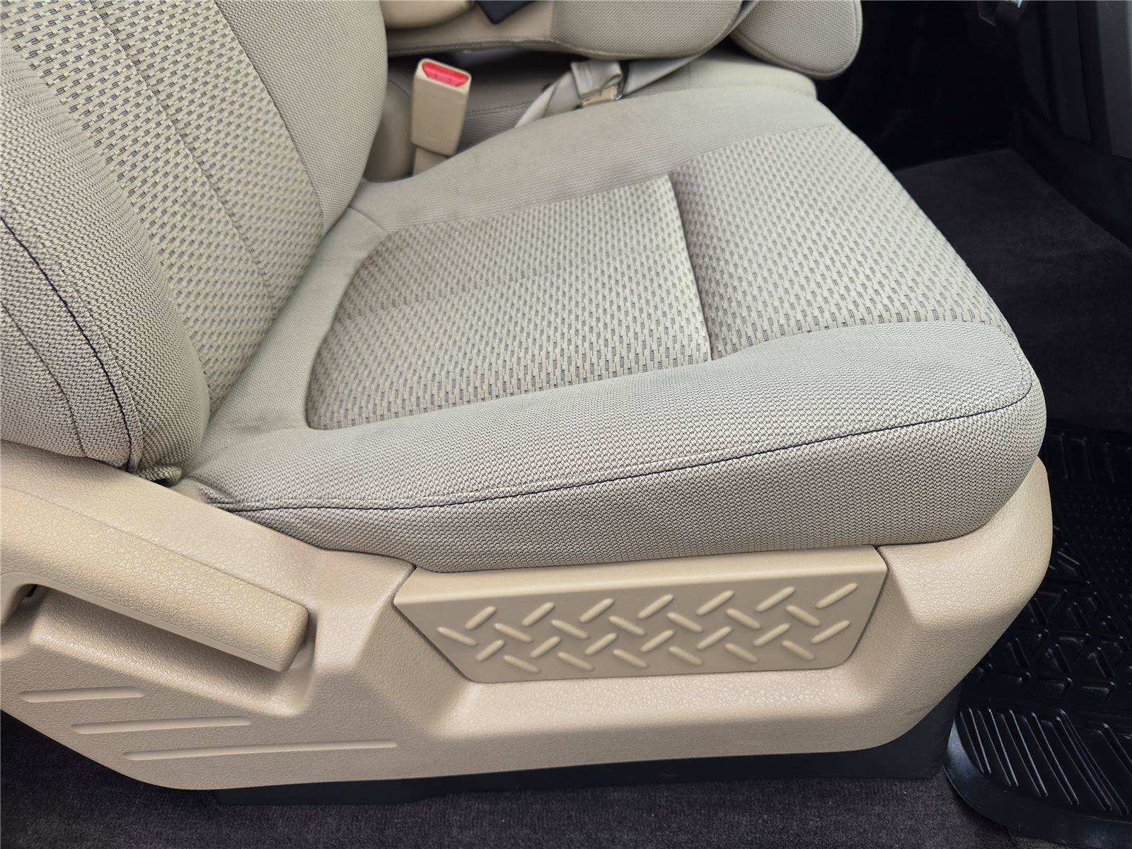 Used 2013 Ford F150 XLT w/ Mid Equipment Group RWD image 22
