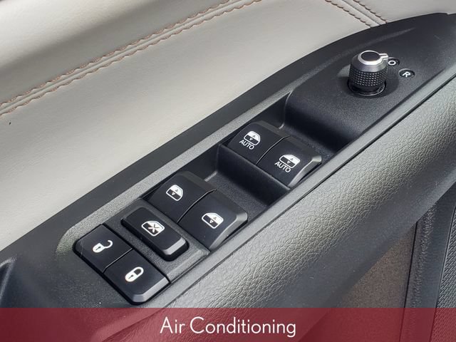 Used 2023 Jeep Compass Limited AWD/4WD image 9