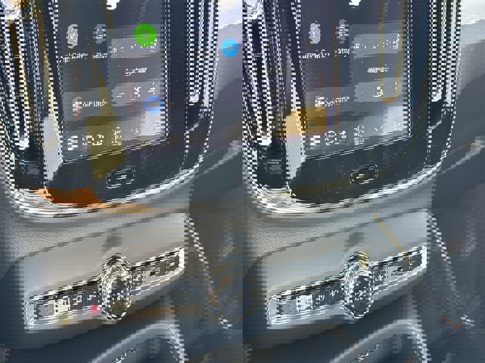 New 2026 Volvo XC40 B4 Core w/ Protection Package image 26