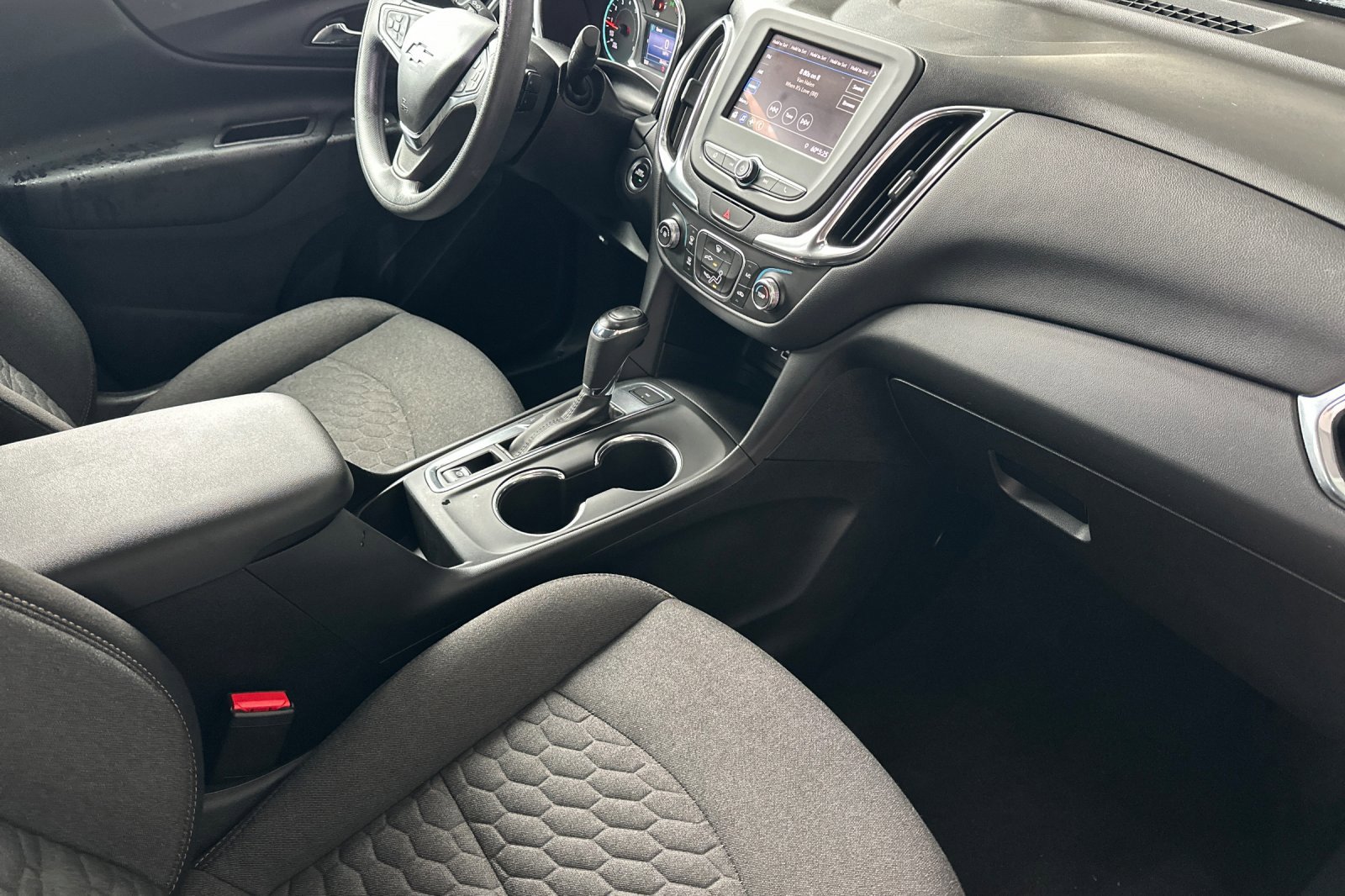 Used 2020 Chevrolet Equinox LT w/ LPO, Floor Liner Package image 16