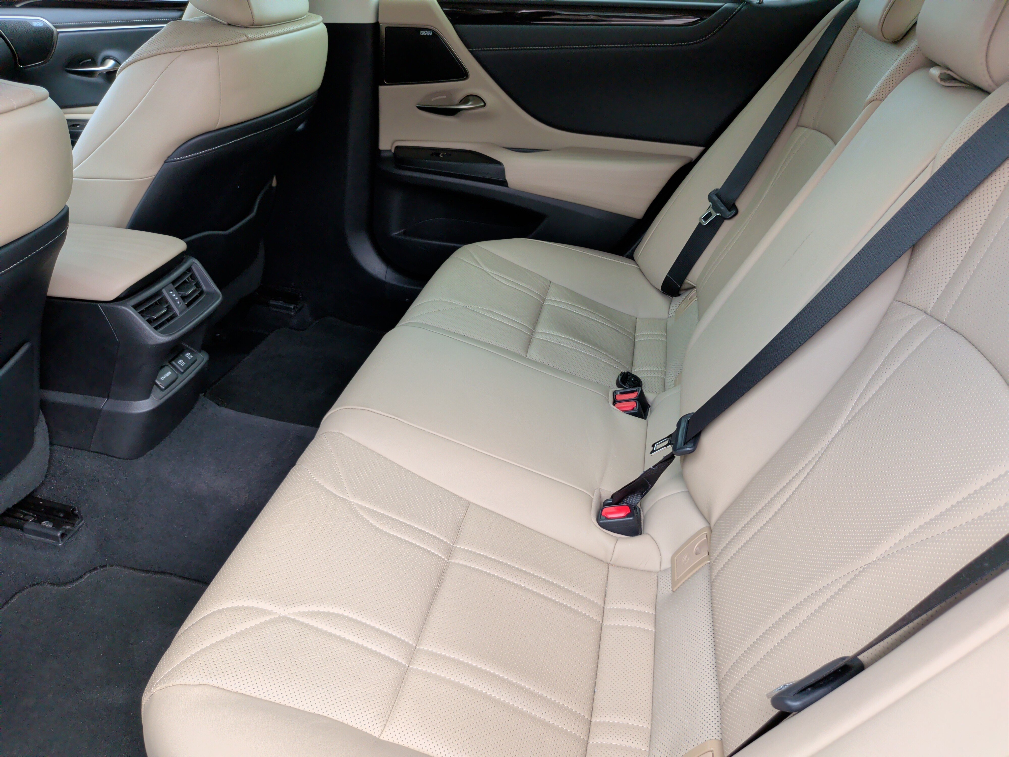 Used 2021 Lexus ES 350 Ultra Luxury w/ Accessory Package 2 image 35