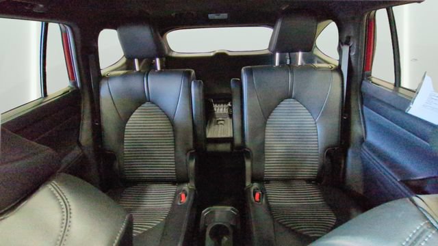 Used 2021 Toyota Highlander XSE AWD/4WD image 18
