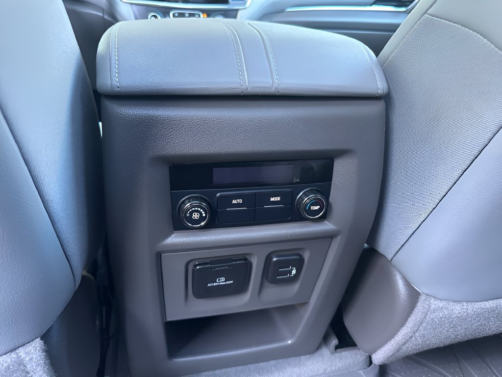 Used 2020 Chevrolet Traverse LT w/ LT Premium Package AWD/4WD image 26