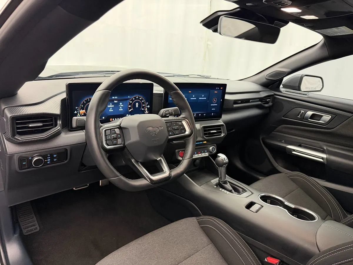 Used 2024 Ford Mustang GT RWD image 9