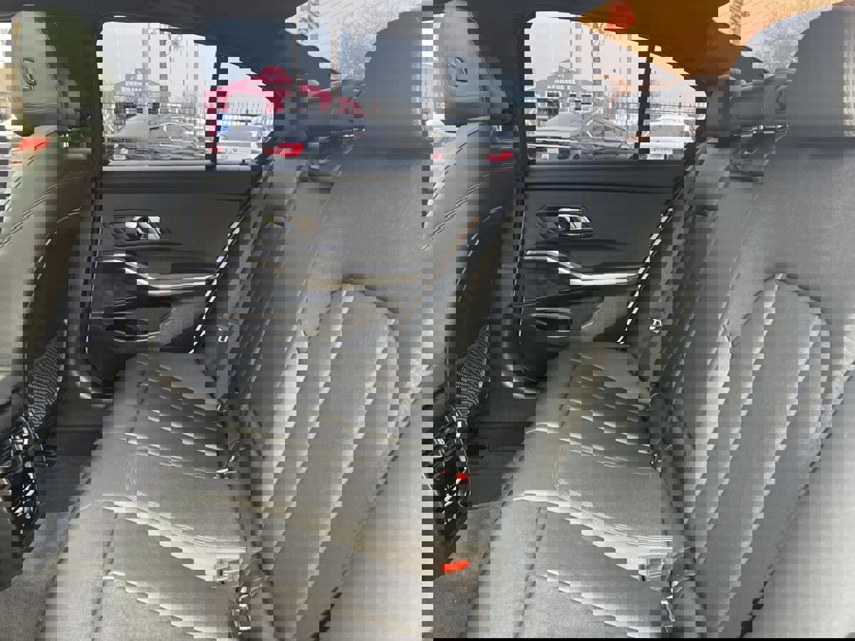 Used 2019 BMW 330i Sedan w/ Convenience Package image 25