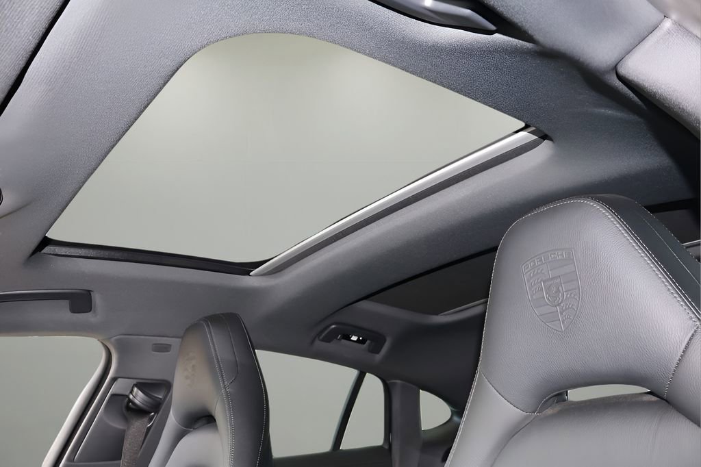 Used 2022 Porsche Panamera Platinum Edition image 27