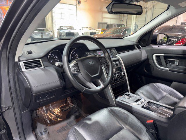 Used 2016 Land Rover Discovery Sport SE image 48
