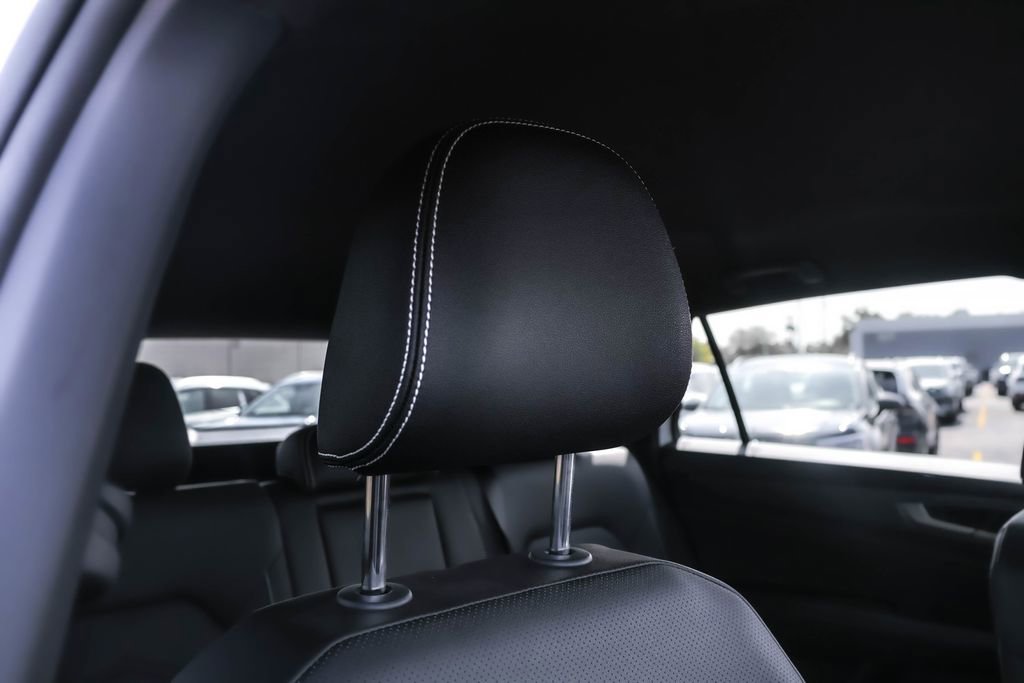 Certified 2025 Volkswagen Atlas Cross Sport SE image 36