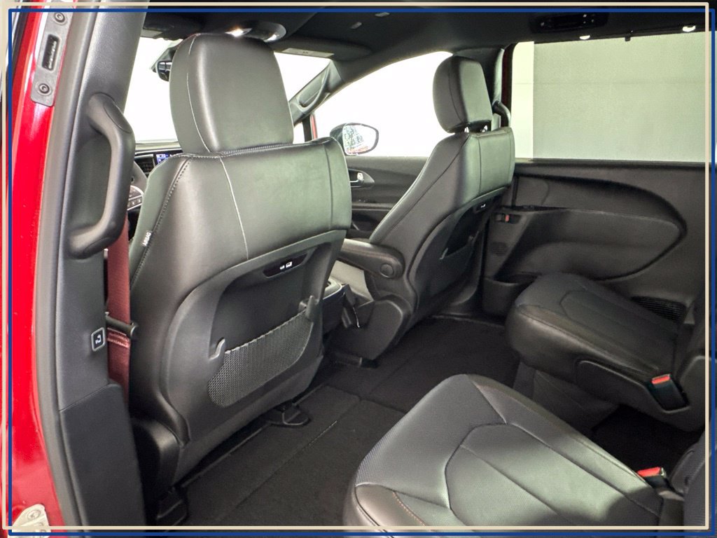 New 2027 Chrysler Pacifica Select AWD/4WD image 33