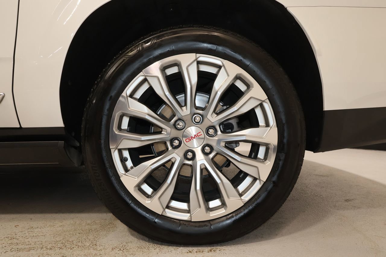 Certified 2024 GMC Yukon XL Denali w/ Denali Reserve Package image 39
