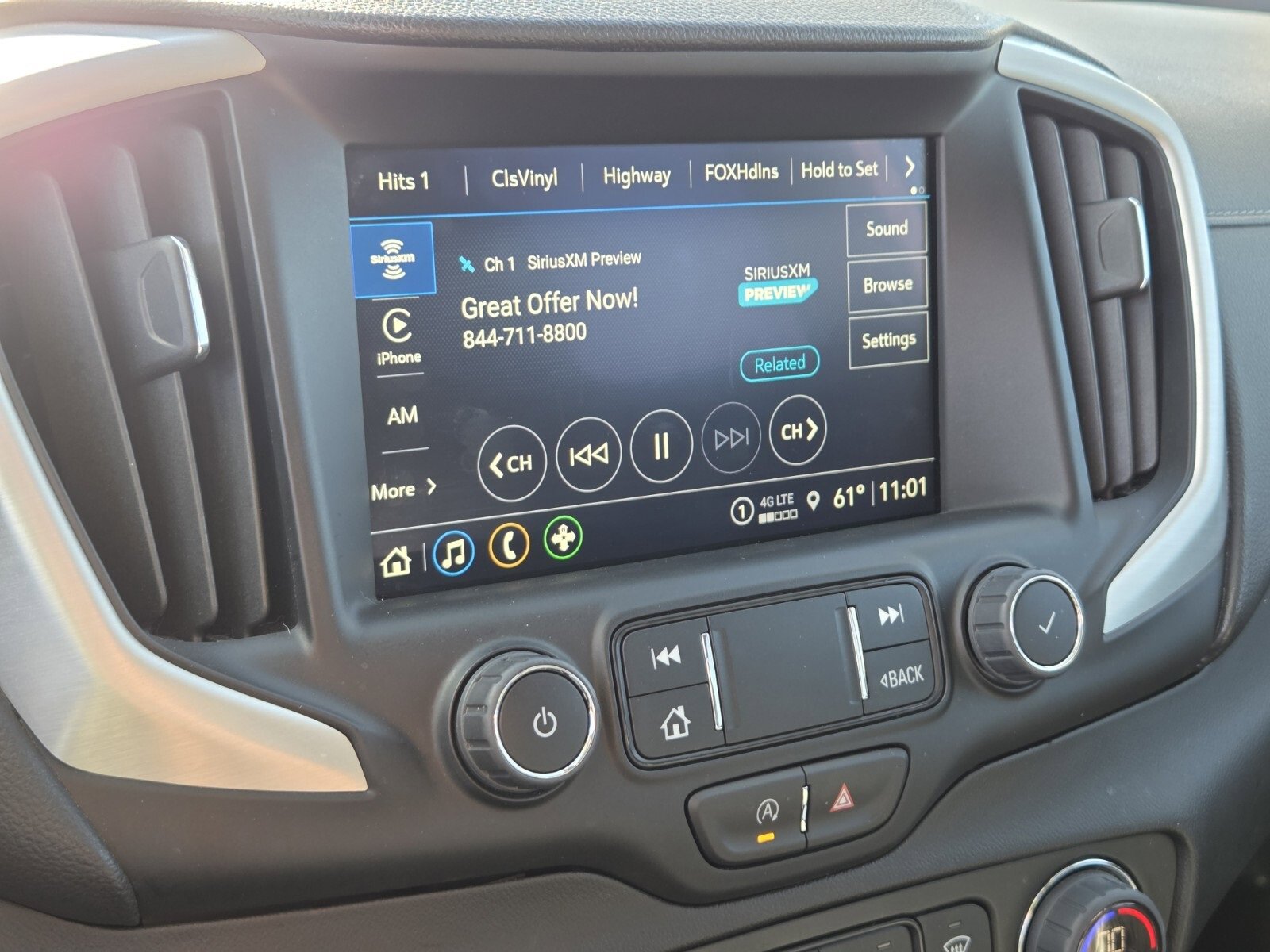 Used 2024 GMC Terrain SLT image 20