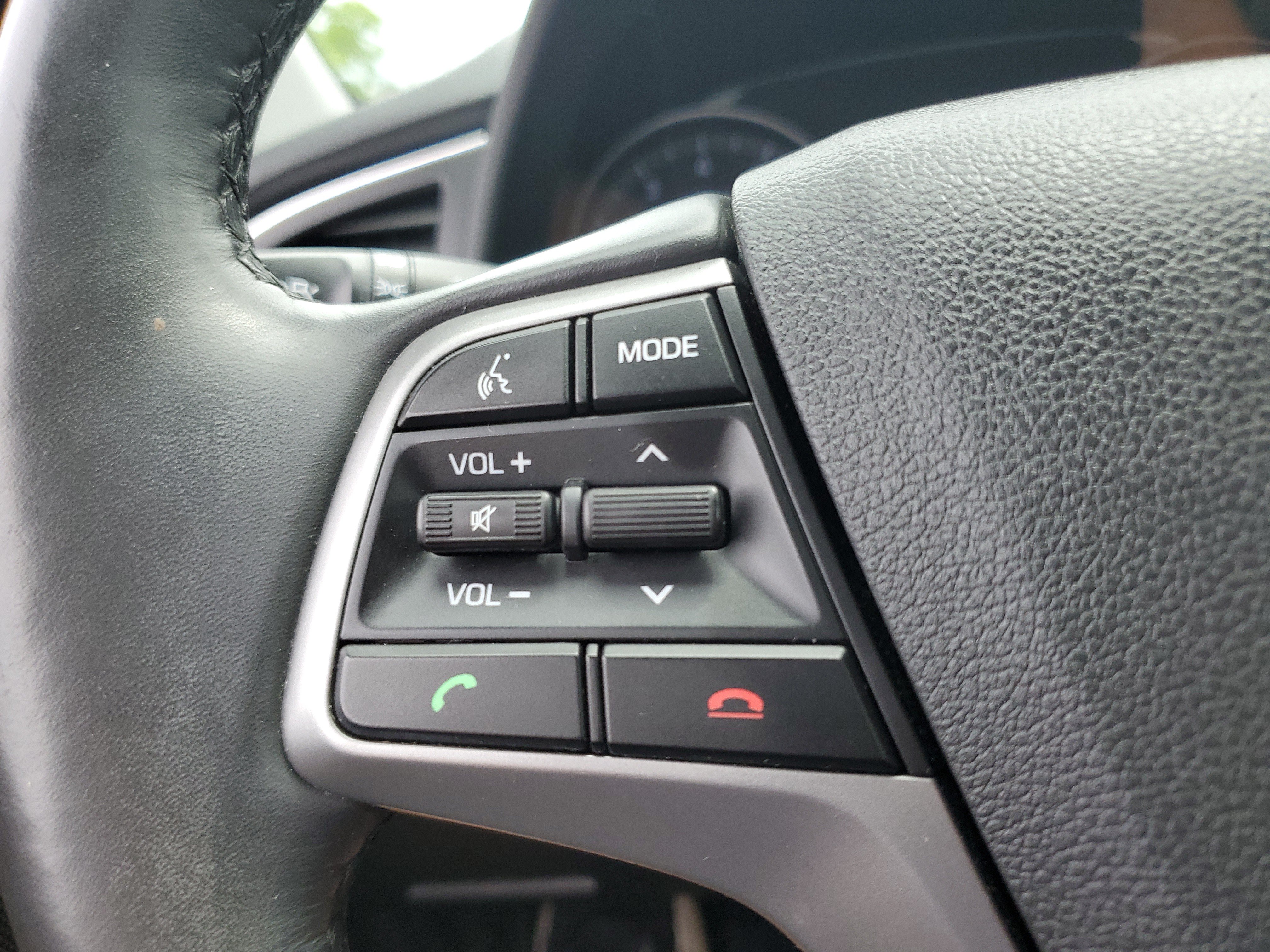 Used 2017 Hyundai Elantra Limited w/ Limited Tech Package 08 FWD image 22