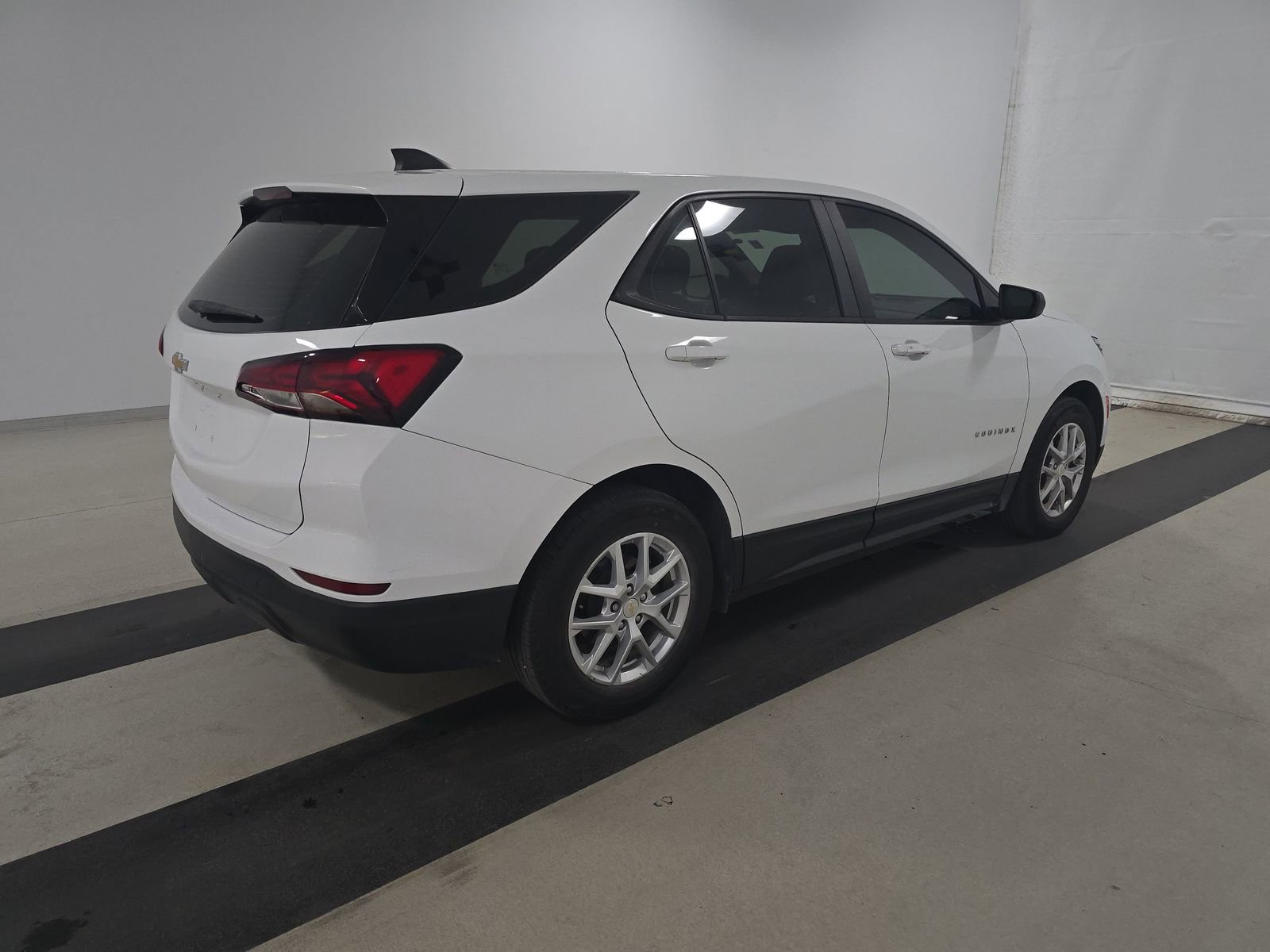 Used 2022 Chevrolet Equinox LS image 5