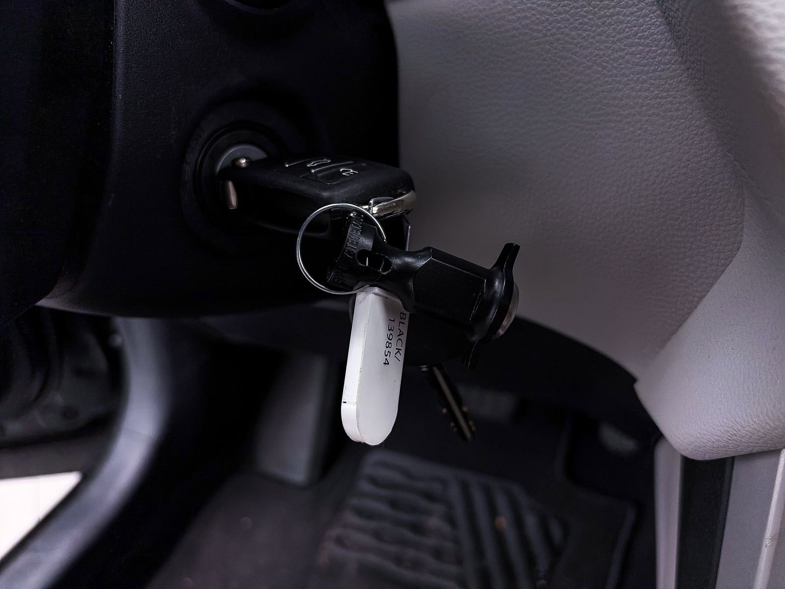 Used 2025 Toyota Corolla Cross L FWD image 23