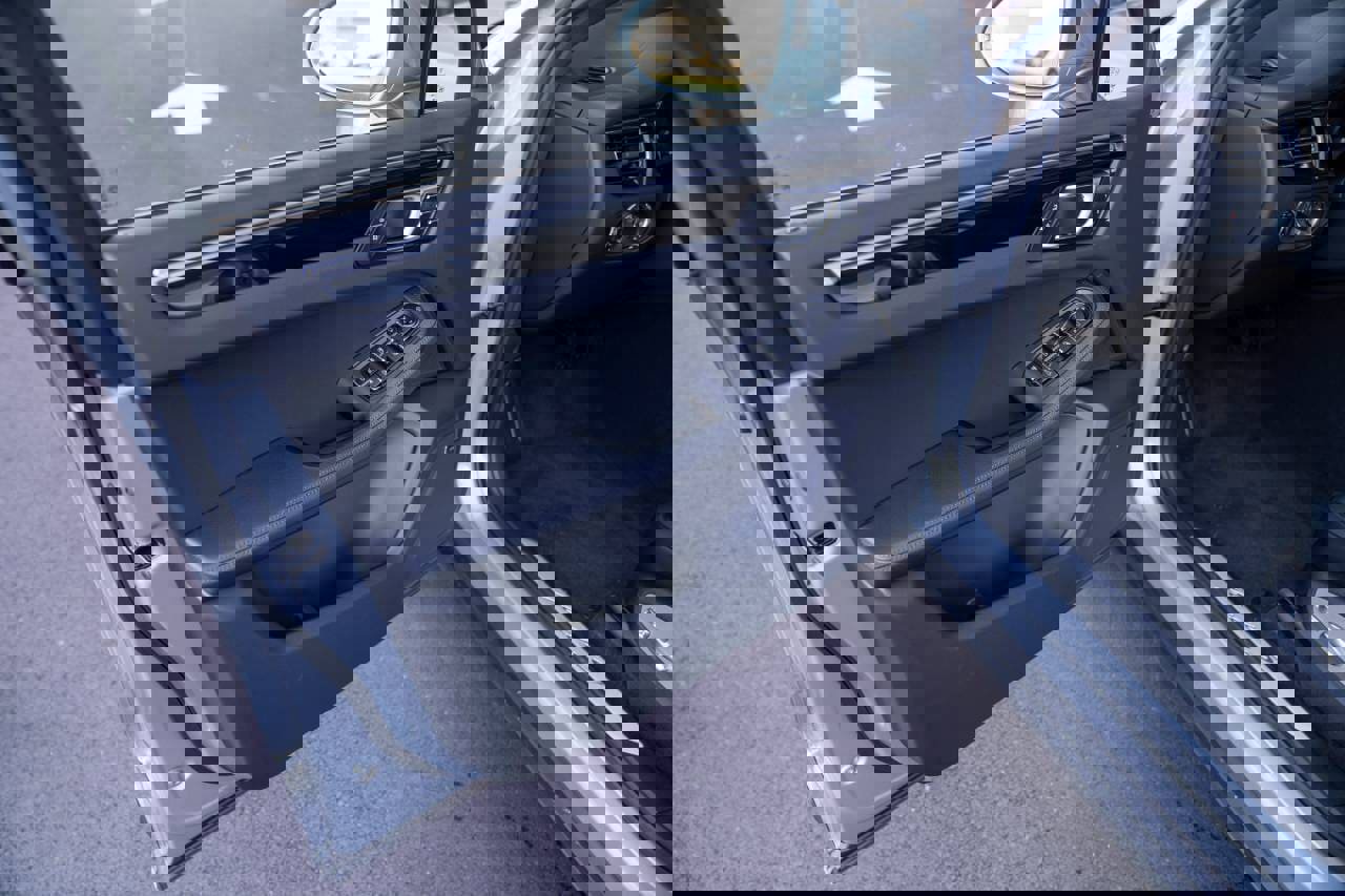 New 2026 Porsche Macan S image 23