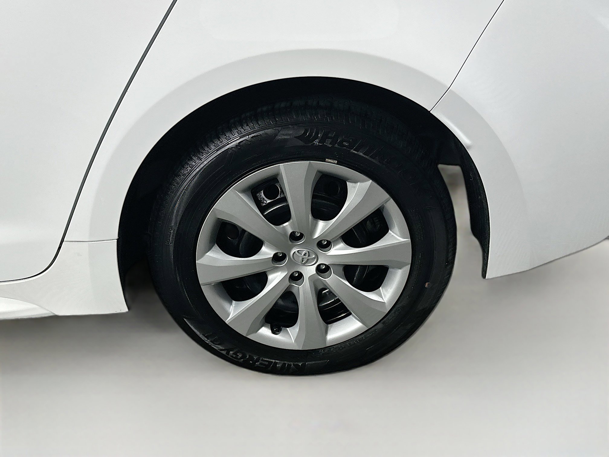 Used 2024 Toyota Corolla LE image 11