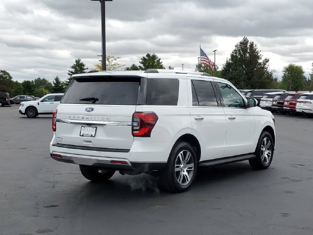 Used 2024 Ford Expedition Limited AWD/4WD image 3