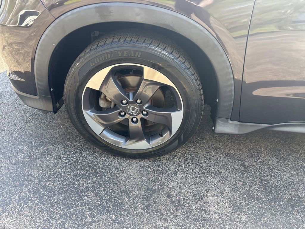 Used 2018 Honda HR-V EX-L image 11