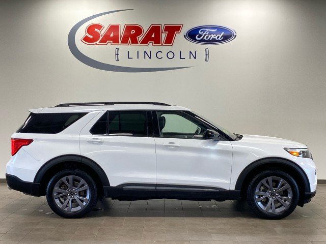 Certified 2023 Ford Explorer XLT w/ Equipment Group 202A AWD/4WD image 1