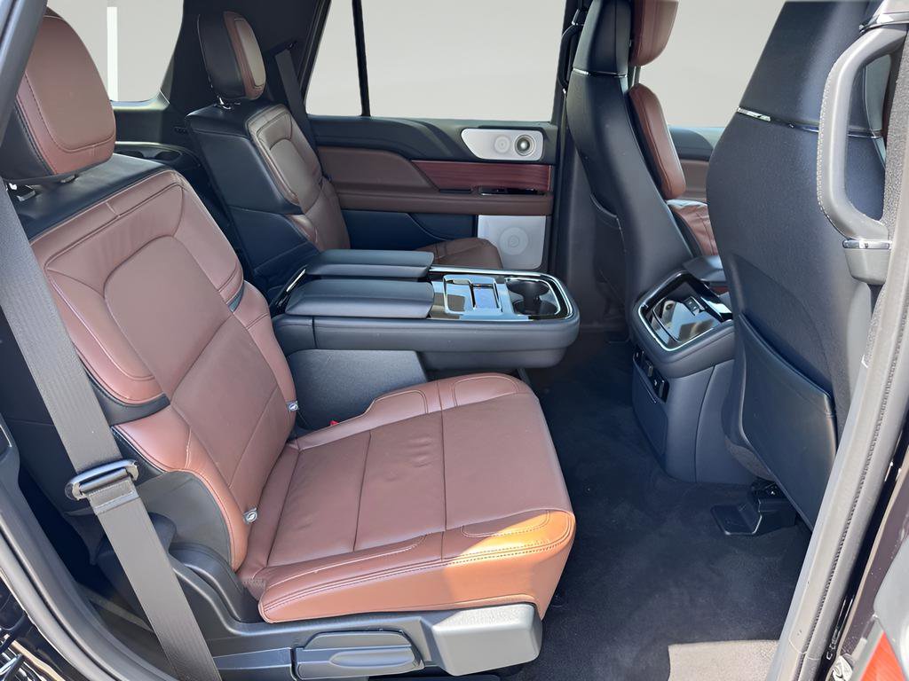 Used 2024 Lincoln Navigator Reserve image 29
