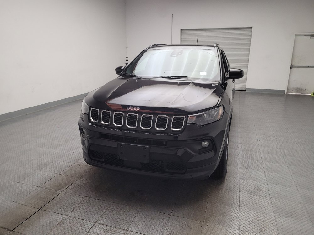 Used 2025 Jeep Compass Latitude w/ Sun & Sound Group AWD/4WD image 15