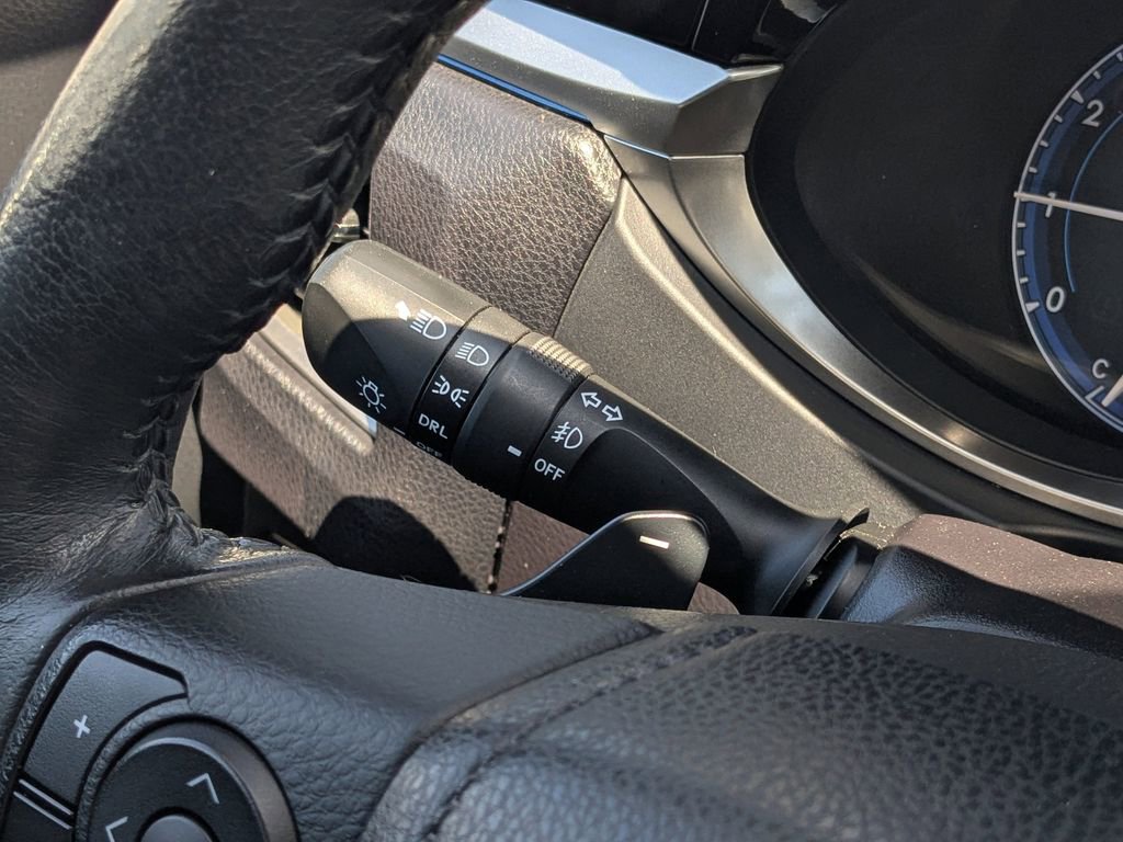 Used 2015 Toyota Corolla S image 23