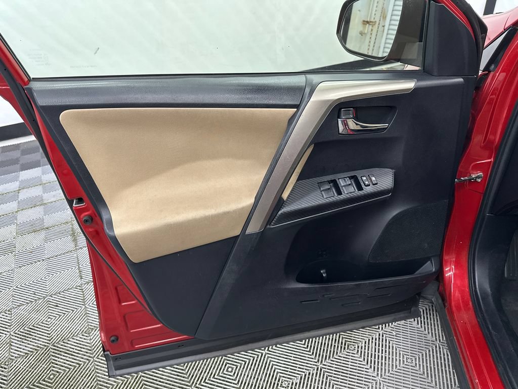 Used 2015 Toyota RAV4 XLE FWD image 10