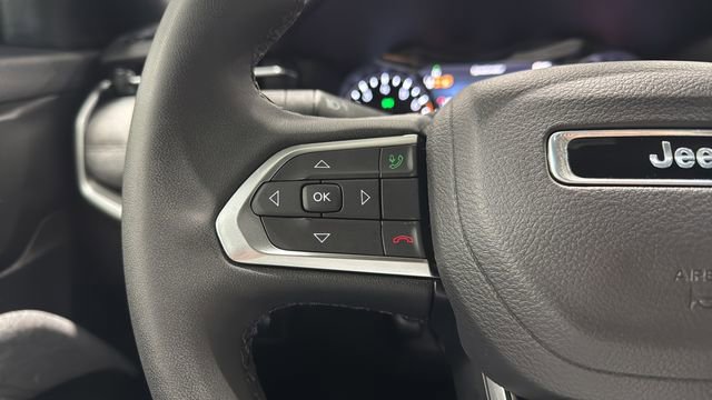 Used 2024 Jeep Compass Latitude image 34